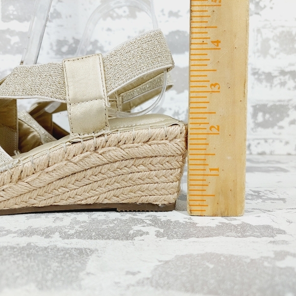 New Me Too Cami Gold Stretch Elastic Mini-Wedge Espadrille Sandal V400 - Picture 2 of 12